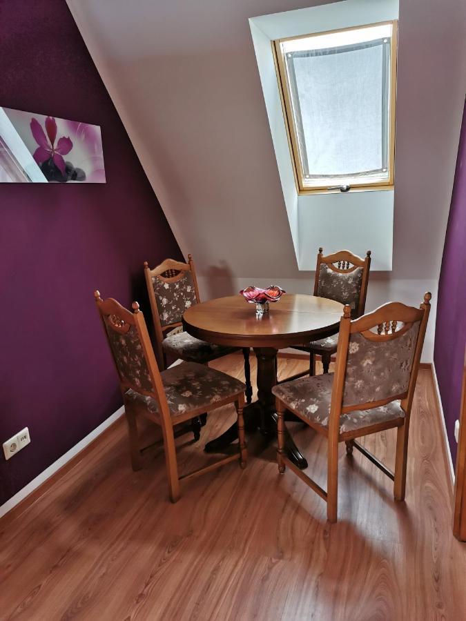 Monteur- und Ferienwohnung im Obergeschoss und Dachgeschoss - Familie Weber Bockendorf Exterior foto