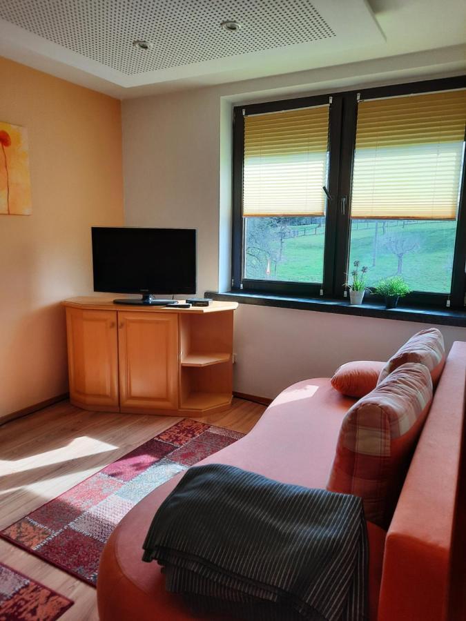 Monteur- und Ferienwohnung im Obergeschoss und Dachgeschoss - Familie Weber Bockendorf Exterior foto